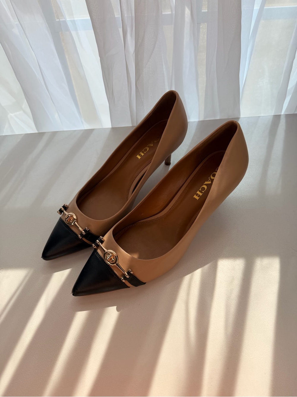 Coach Waverly Cap-Toe Leather Pumps Nude Black Gold Hardware Size